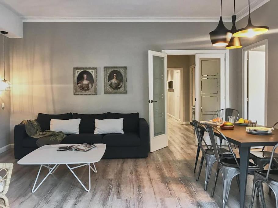 Magnificent 4 Bedroom Apartment In Eixample Βαρκελώνη Εξωτερικό φωτογραφία