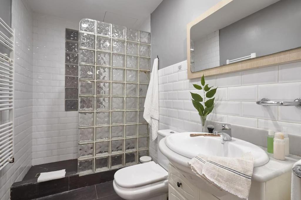 Magnificent 4 Bedroom Apartment In Eixample Βαρκελώνη Εξωτερικό φωτογραφία